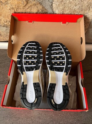 Nike P6000 Oro y Blanco