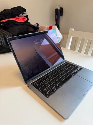 MacBook Air M1 (2020) – 8 GB –