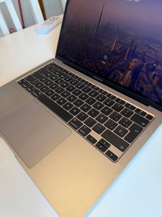 MacBook Air M1 (2020) – 8 GB –