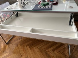 Mesa centro elevable blanca y cristal