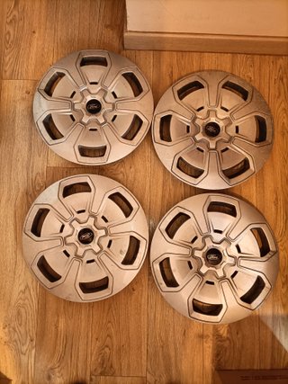 Tapacubos Ford Transit R16 (4 unidades)
