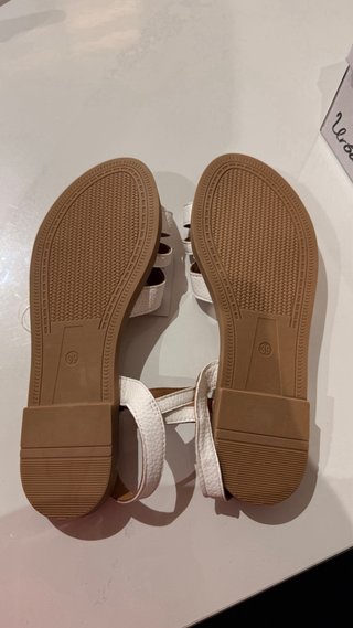 Sandalias blancas y marrones talla 39
