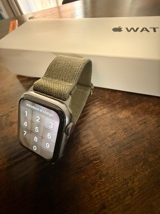 Apple Watch SE 40mm e 7 bracciali diversi