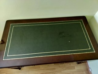 Tavolo da scrivania in legno classico con 5 cassetti