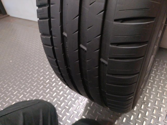 Neumático de ocasión 235/50 R20 104Y