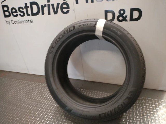 Neumático de ocasión 235/50 R20 104Y