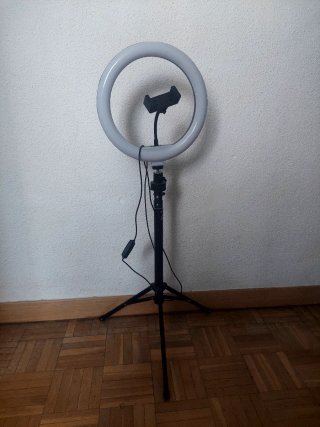 Soporte móvil con luz LED y trípode