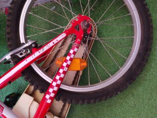 Bicicleta infantil roja Condor Meteor