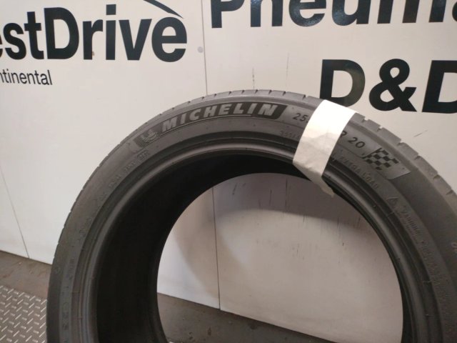 Neumático de ocasión 255/45 R20 105W