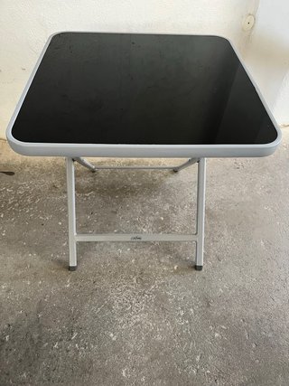 Mesa plegable cristal y metal gris