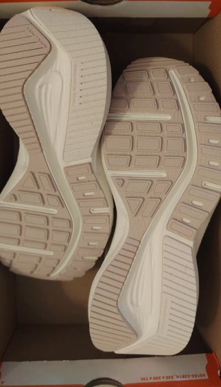 Nike Downshifter 14 SE Talla 39