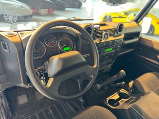 Land Rover Defender 90 SW SE