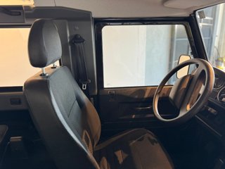 Land Rover Defender 90 SW SE