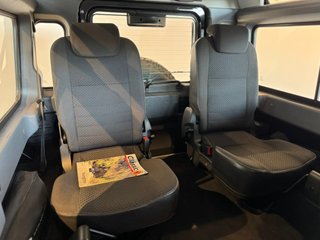 Land Rover Defender 90 SW SE