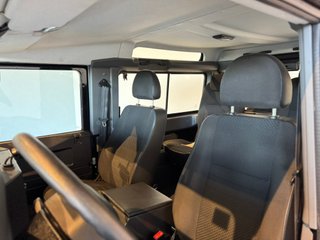Land Rover Defender 90 SW SE