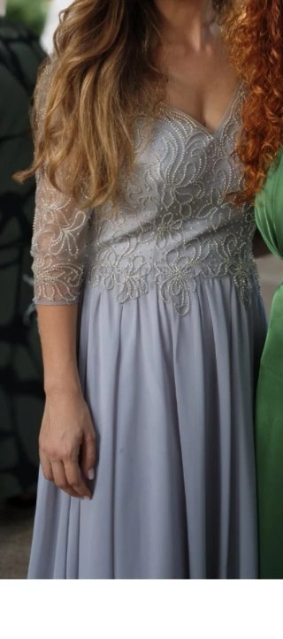 Vestido de fiesta gris lavanda