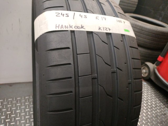 Neumático de ocasión 245/45 R19 102Y