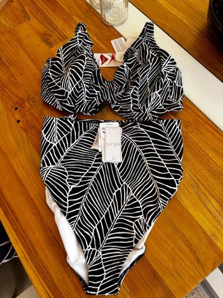 Bikini Talla Grande Hoja Blanco y Negro
