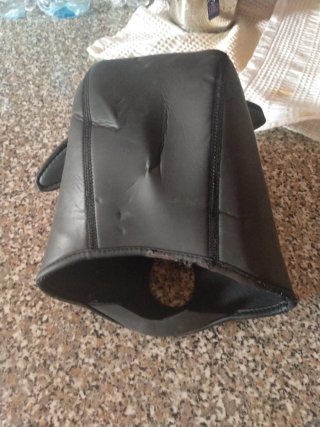 Maschera ninja nera con dettagli marroni