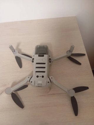 Dron DJI Mini 4K con mando y accesorios