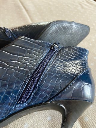 Botines azules efecto piel de cocodrilo
