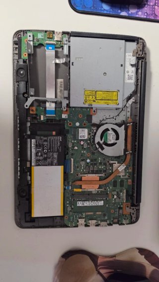 ASUS F556U Core i7 GeForce NON FUNZIONANTE