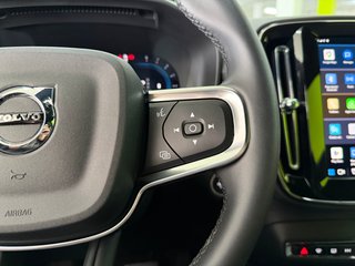 Volvo XC40 Plus Dark 2.0 B3 G 163CV Auto MHEV !!!!