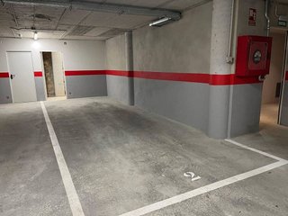 Garaje en alquiler en Eixample Nord – La Devesa en Girona