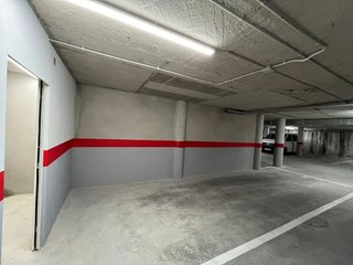 Garaje en alquiler en Eixample Nord – La Devesa en Girona