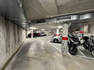 Garaje en alquiler en Eixample Nord – La Devesa en Girona