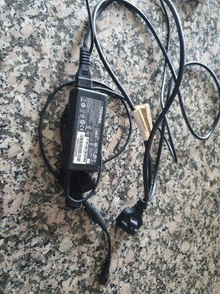 Cargador portatil toshiba