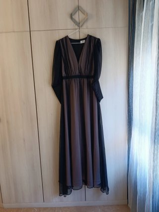 Vestido largo escotado rosa y negro