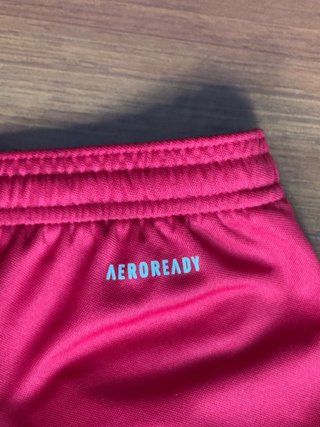 Pantalón corto Adidas rojo
