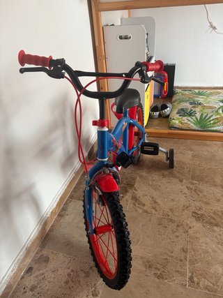 Bicicleta Spiderman 16 con ruedines