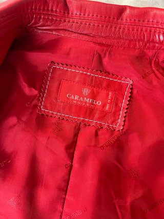 Chaqueta de cuero roja