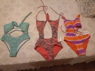 3 Trikinis