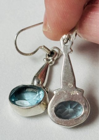 Pendientes de topacios azules en plata de ley 925