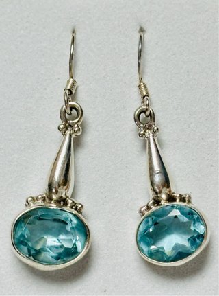 Pendientes de topacios azules en plata de ley 925