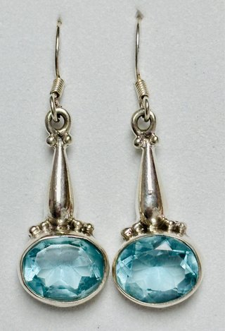 Pendientes de topacios azules en plata de ley 925
