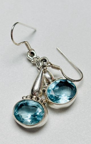 Pendientes de topacios azules en plata de ley 925