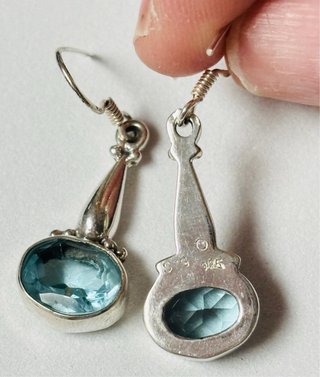 Pendientes de topacios azules en plata de ley 925