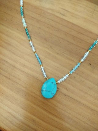 Collar Turquesa y Dorado