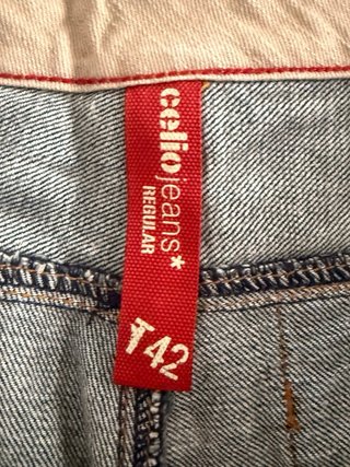 Pantalones vaqueros azules con cremalleras