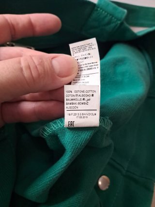 Bolso Benetton verde con estampado de ovejas