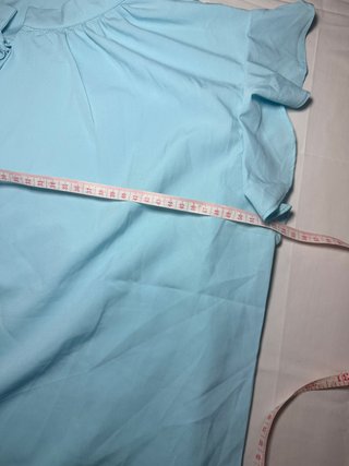 Blusa azul celeste con lazo y volantes - Talla 2XL