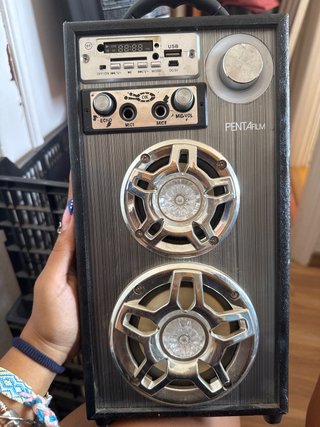 Altavoz PENTARLM Bluetooth USB y antena.