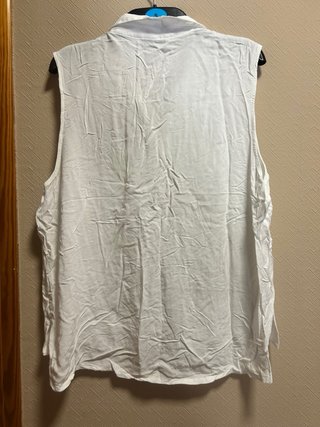 Camisa sin mangas blanca