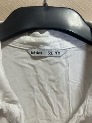 Camisa sin mangas blanca