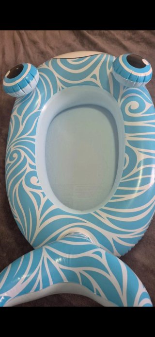 Flotador infantil de ballena azul