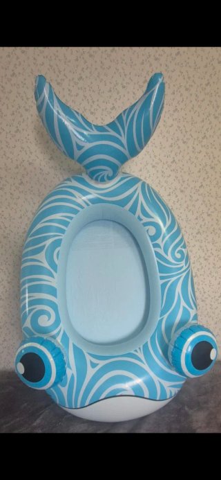 Flotador infantil de ballena azul